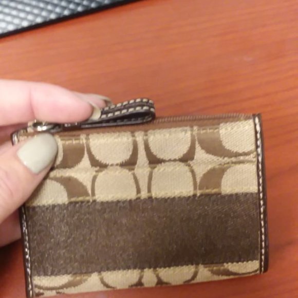 Signature Skinny COACH ID Case - Picture 2 of 5